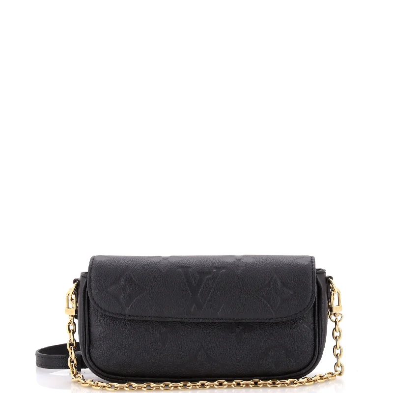 Ivy Wallet on Chain Monogram Empreinte Giant